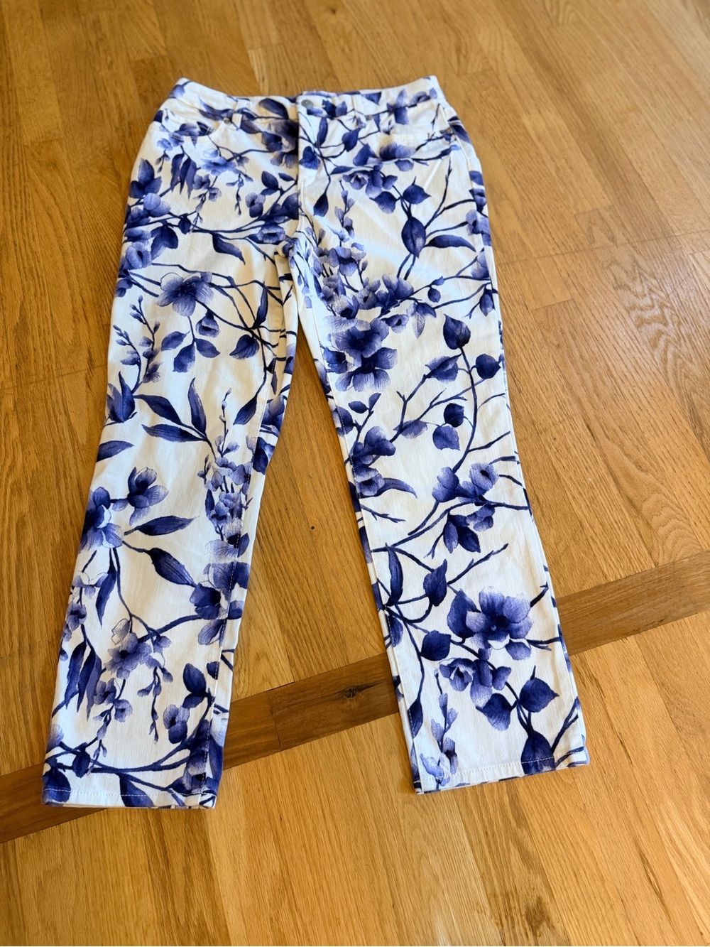 Ladies Size 0.5 Small "Chico's White Jeans with Blue Floral Print - Straight Leg